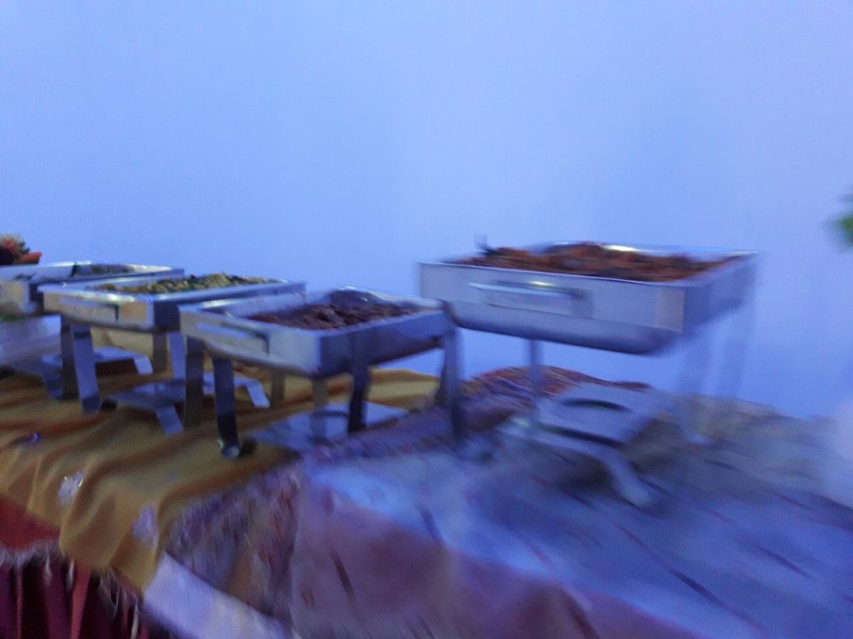 Avanya Hotel And Reception Hall Angunakolapelessa المظهر الخارجي الصورة