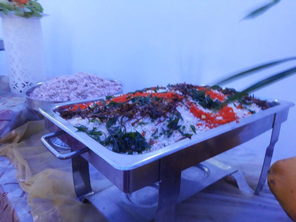 Avanya Hotel And Reception Hall Angunakolapelessa المظهر الخارجي الصورة