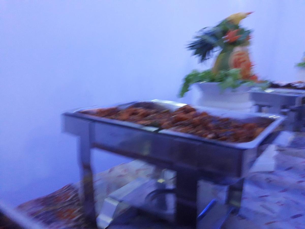 Avanya Hotel And Reception Hall Angunakolapelessa المظهر الخارجي الصورة