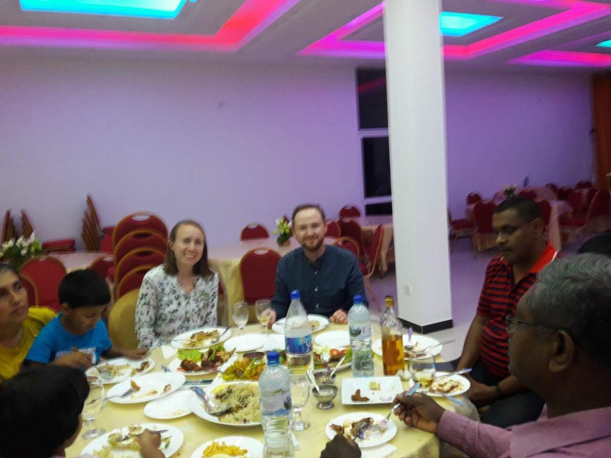 Avanya Hotel And Reception Hall Angunakolapelessa المظهر الخارجي الصورة